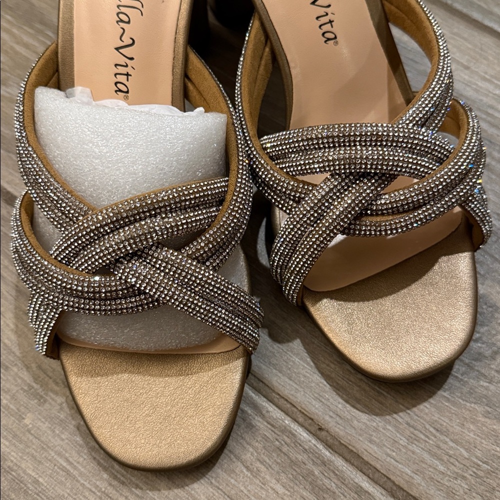 New Bella Vita Metallic BronE Crystal-Knot Block Heel Sandals Sz 5.5 - Picture 4 of 9